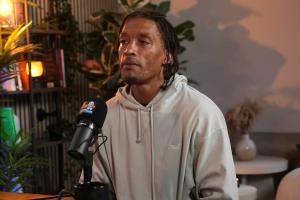 ?比斯利：孤身一人或和家人一起沉沦 不幸的是我选择了家人