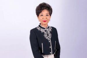 队报介绍里昂女主席米歇尔-康：韩裔美国人，公司估值超10亿美元